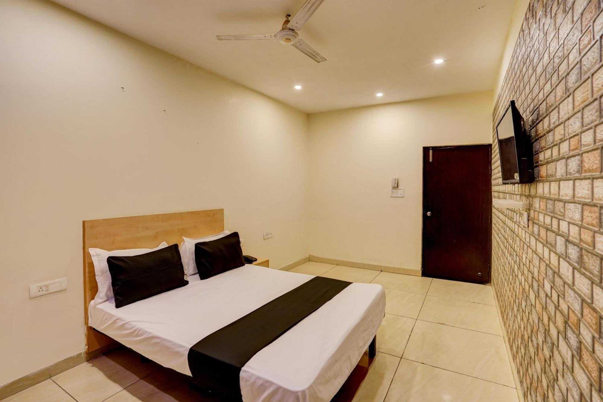 Hotel O Blue Vibes Мератх Экстерьер фото
