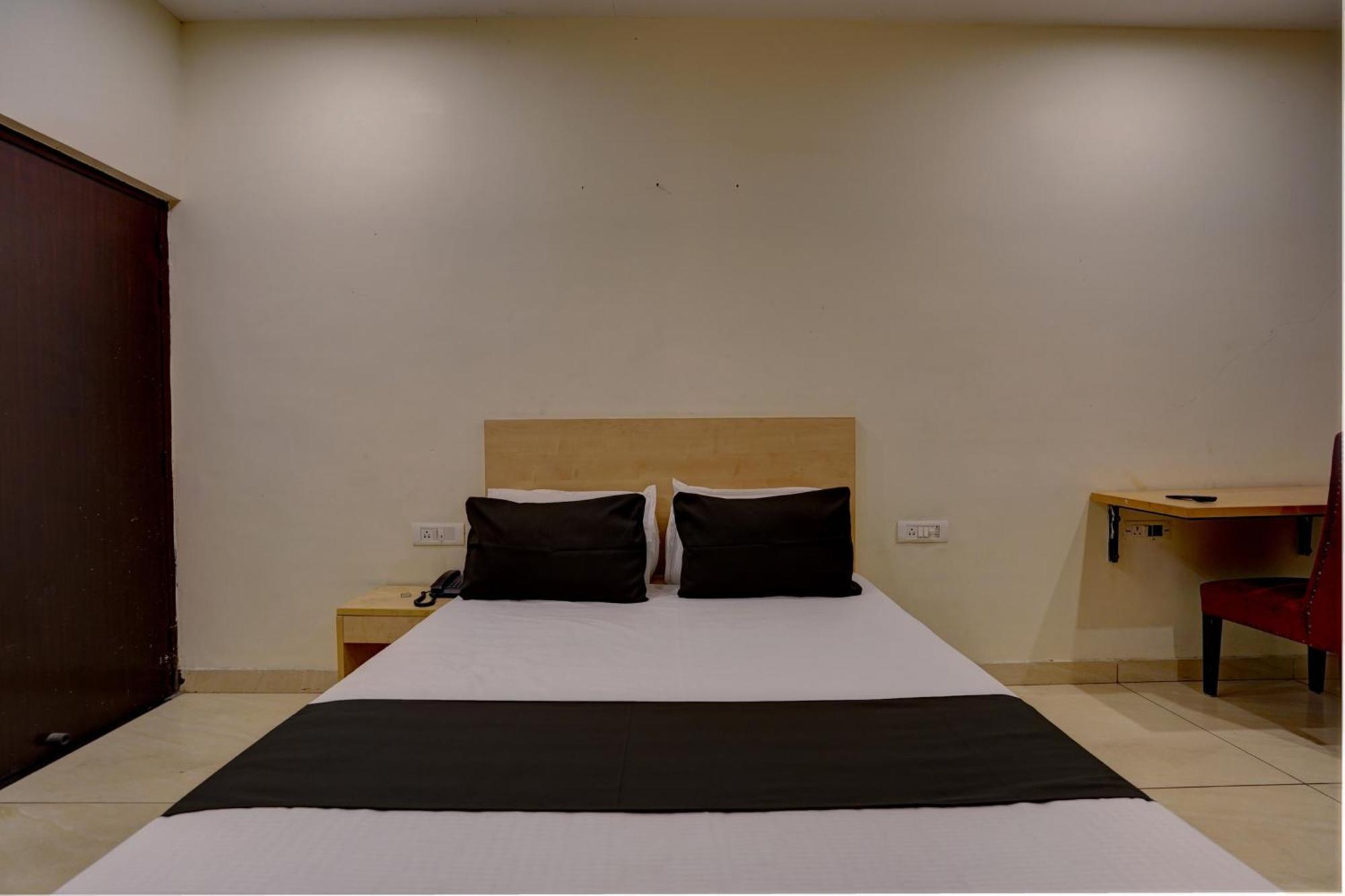 Hotel O Blue Vibes Мератх Экстерьер фото